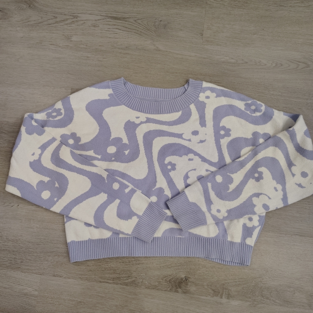 Hollister Lavender and Cream Floral Sweater